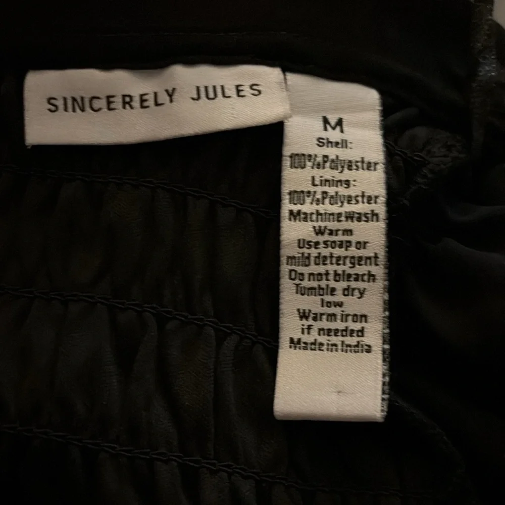 Preloved Elegant Black Dress - Picture 9 of 9